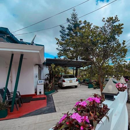 Kpl Holiday Homes Гаттон Екстер'єр фото